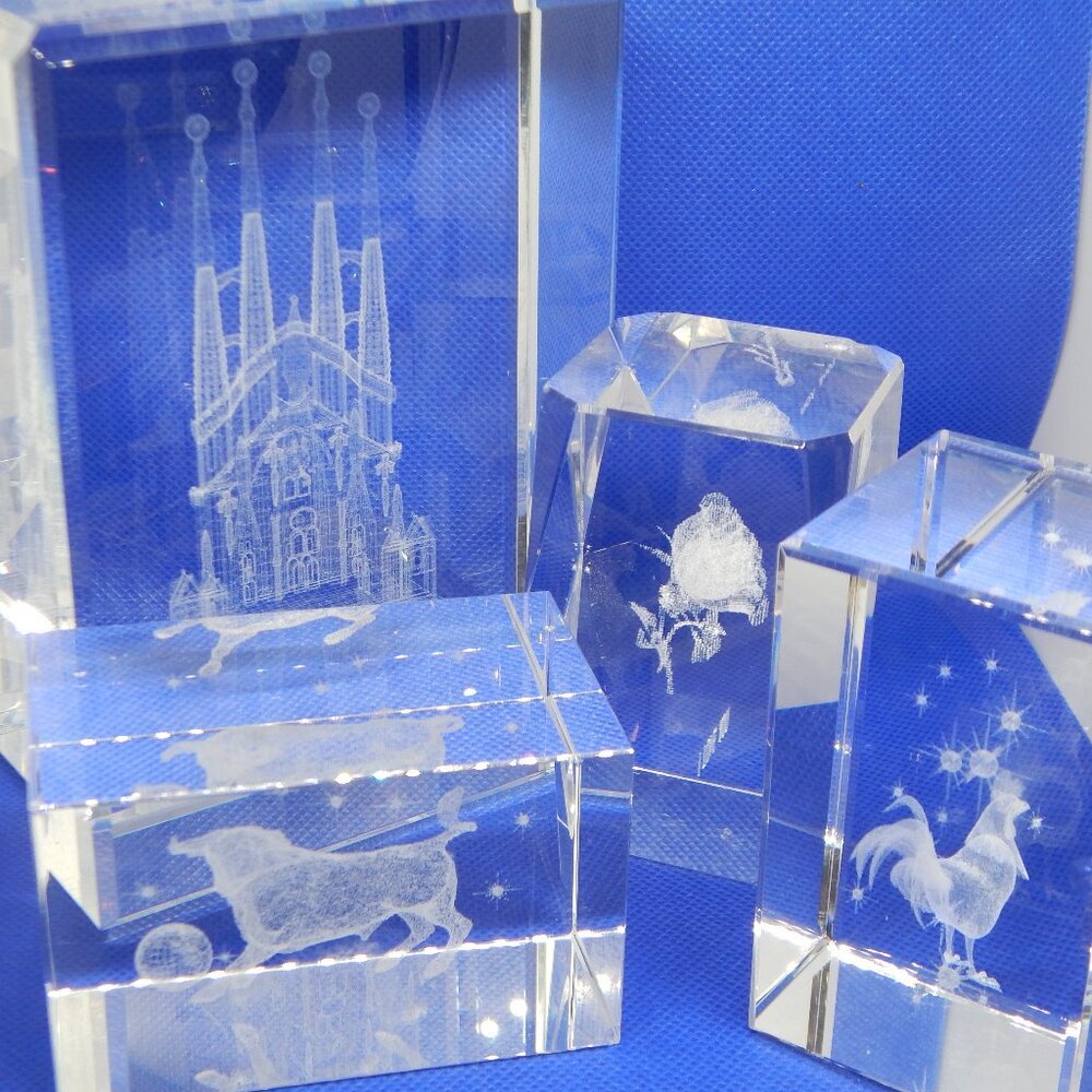 Crystal Glass Paper Weight Cubes With 3D Laser Etched Images' Inside.